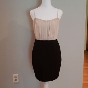 Strap dress with form fit skirt Black and Cream Sm